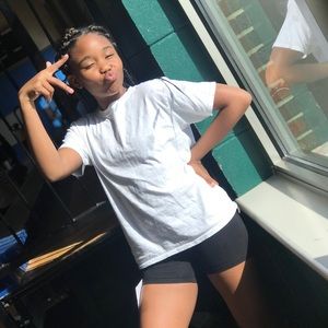 Meet your Posher, Amari